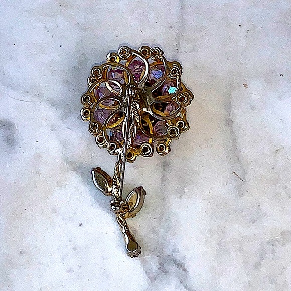 JULIANA FLOWER BROOCH 3D EFFECT LILAC AMETHYST CRYSTALS GOLD VINTAGE - Picture 8 of 9